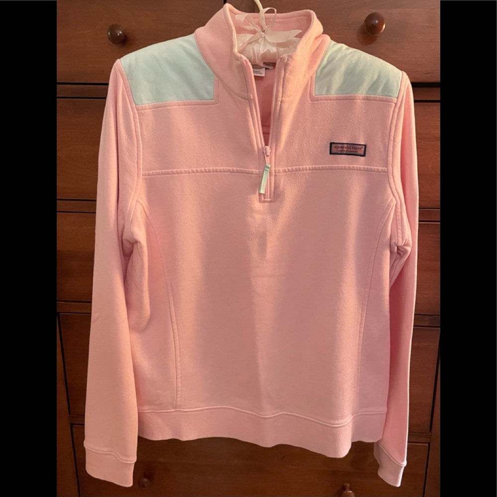 Vineyard Vines shep shirt size Med - Pink 👚 with aqua.